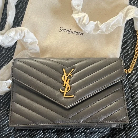 Saint Laurent
Cassandre Envelope Chain Wallet in Lambskin - Picture 7 of 12